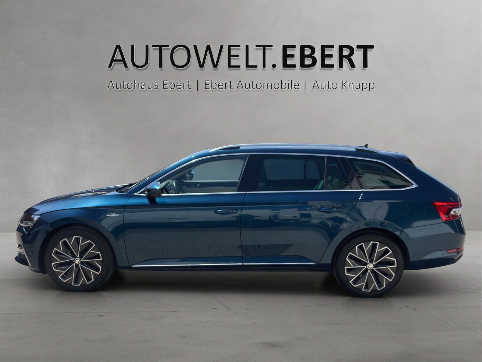 Fahrzeugabbildung SKODA Superb Combi 2.0 TDI L&K 4x4/PANO/AHK/ACC/360°KA