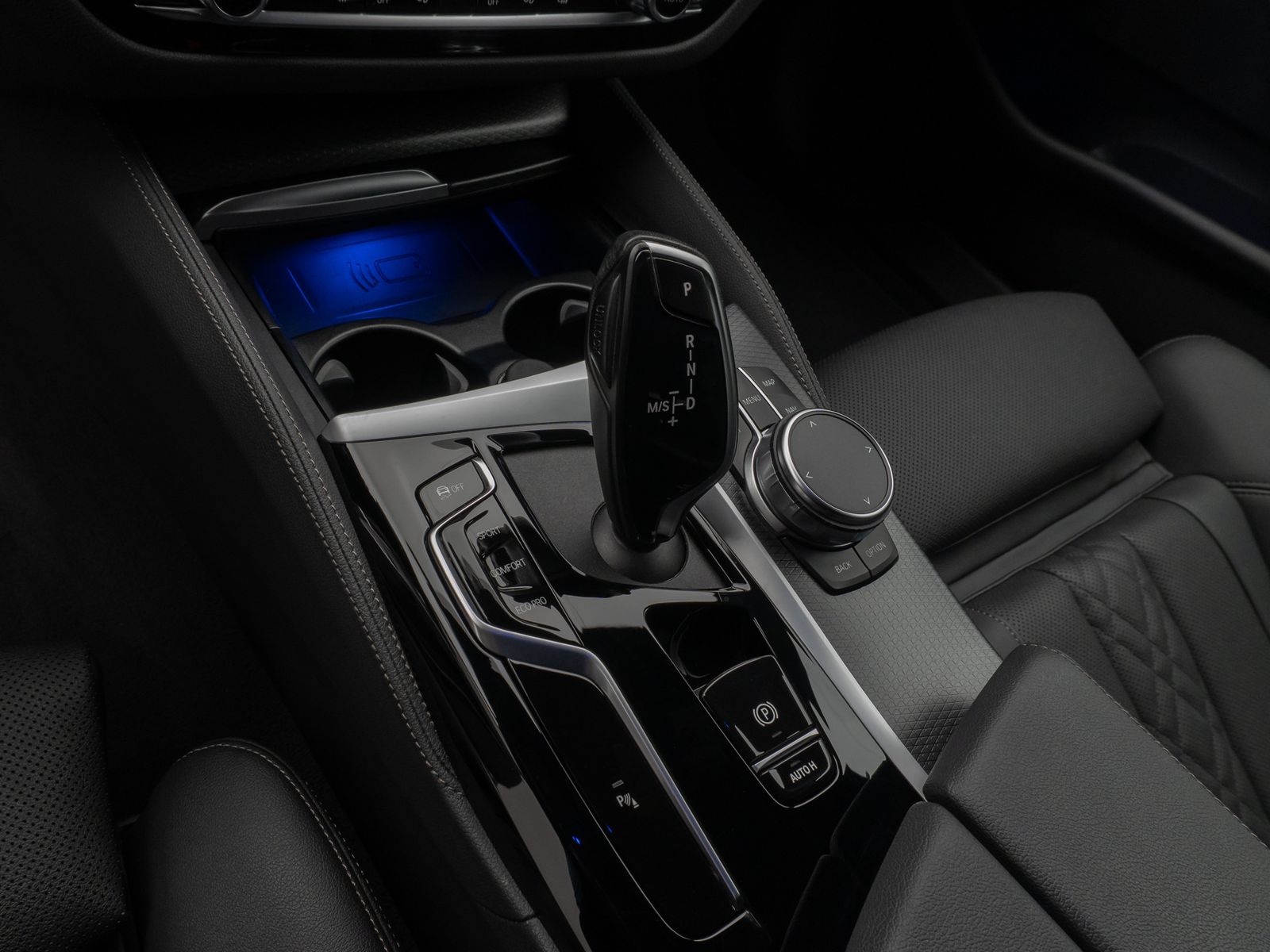 Fahrzeugabbildung BMW 530i M Sport Kamera DAB CockPitPro Komfort Alarm