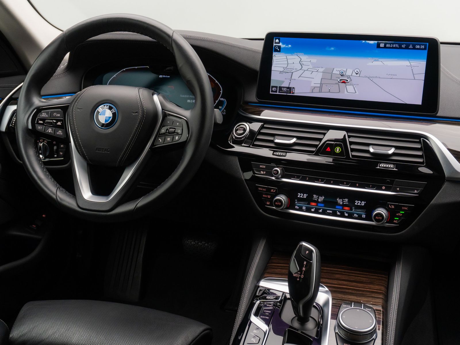 Fahrzeugabbildung BMW 530e xD Luxury Line Kamera DAB Laser HUD Belüft