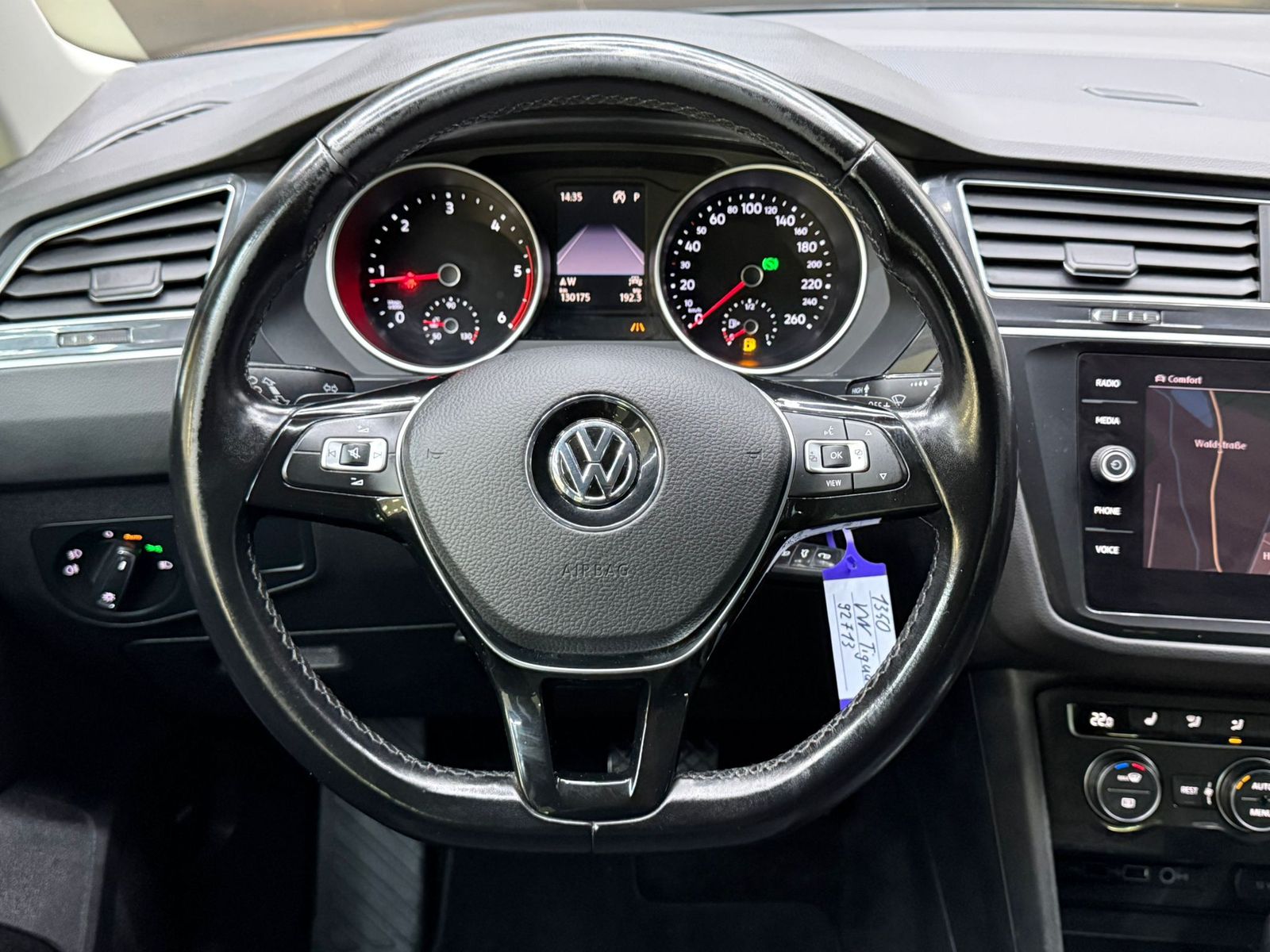Fahrzeugabbildung Volkswagen Tiguan 2.0d DSG Comf 4Mot >NAVI+SHZ+PDC+LM+AHK+