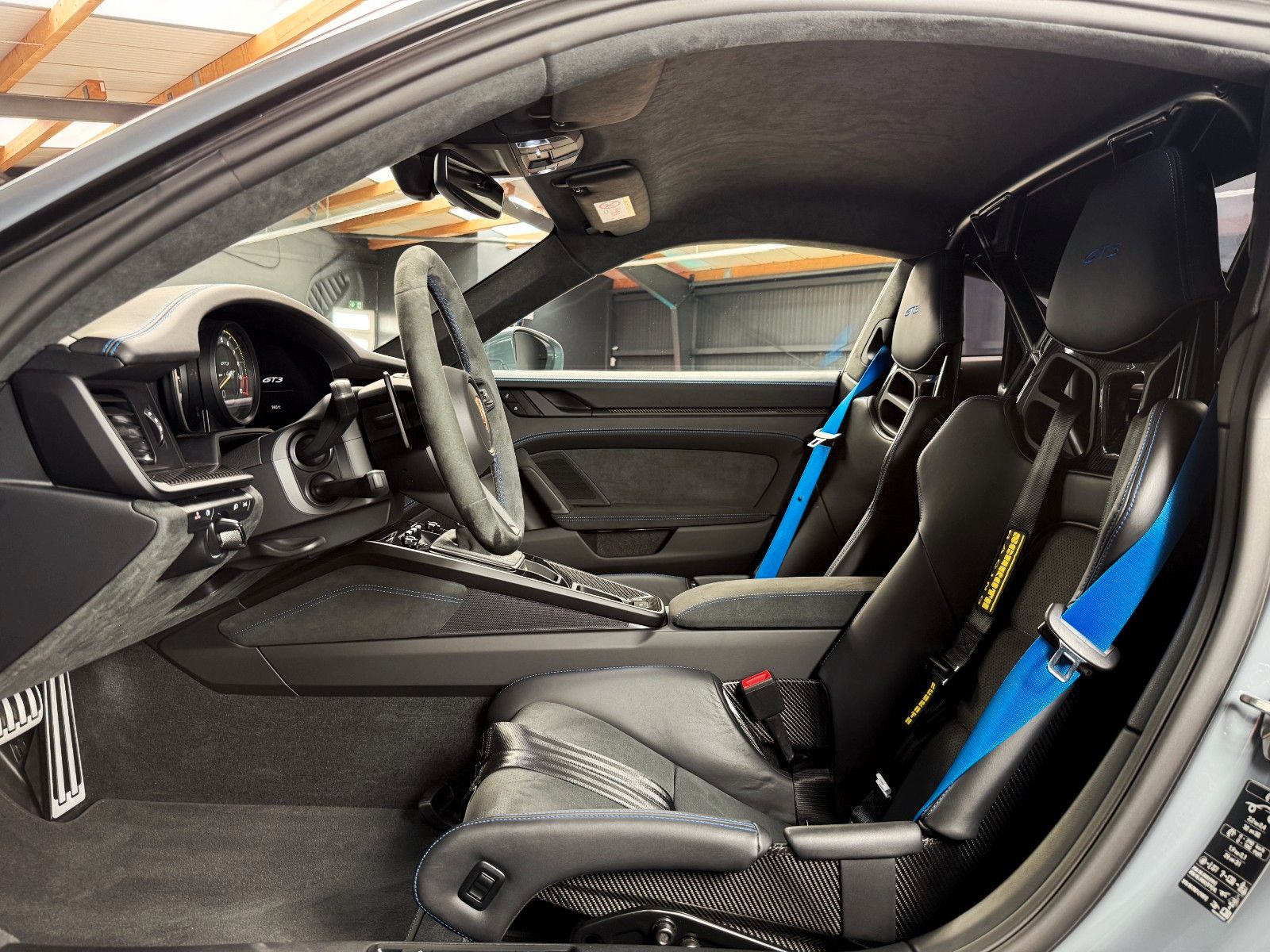Fahrzeugabbildung Porsche 992 GT3 + Clubsp. + Approved + Lift + Artic Grey