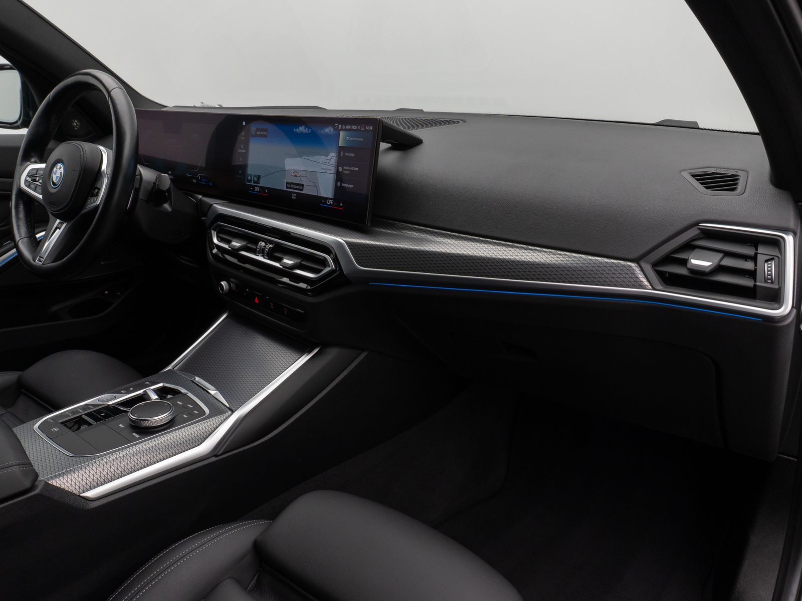 Fahrzeugabbildung BMW 330e xD M Sport Pro Kamera HUD DAB H/K Stop&Go