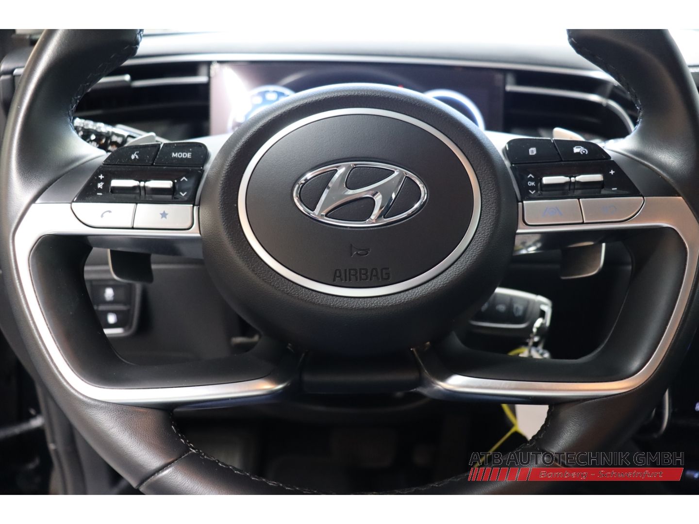 Fahrzeugabbildung Hyundai Tucson PHEV 1.6 T-GDi 4WD 97,8% SOH Funkions- /L