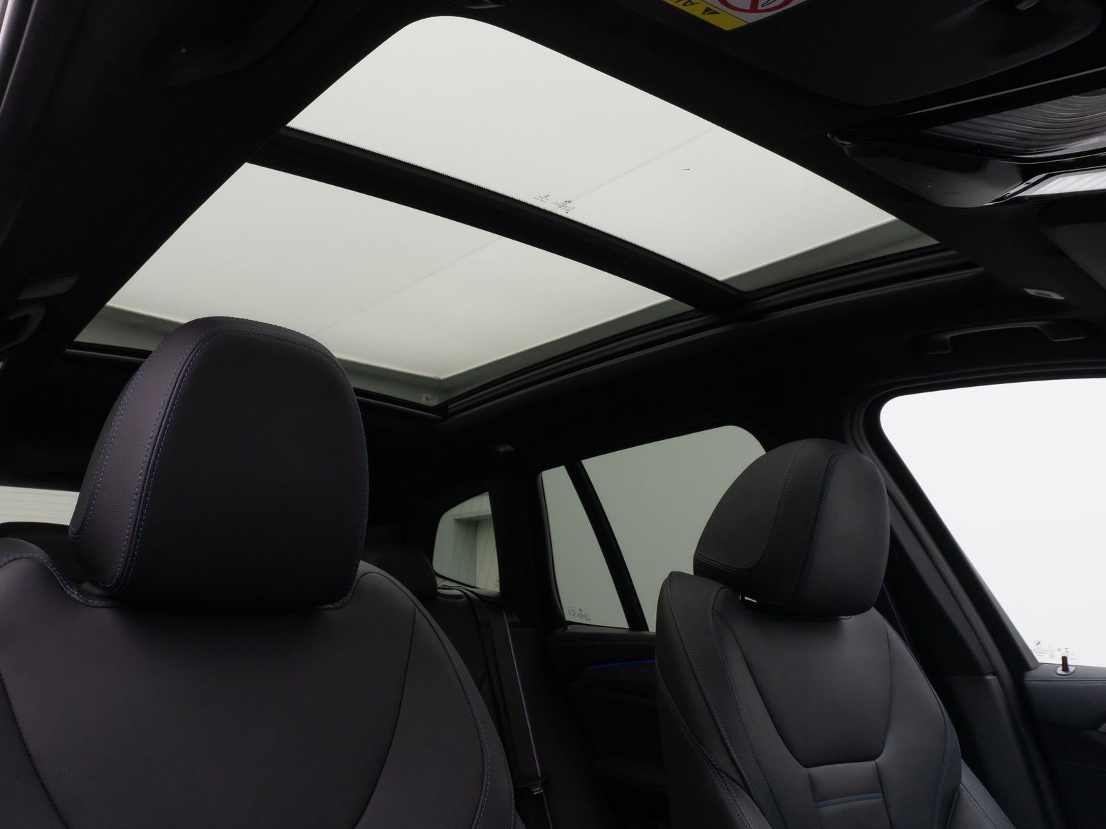 Fahrzeugabbildung BMW X3 xD30d M Sport Panorama Kamera HUD HiFi 19Zoll