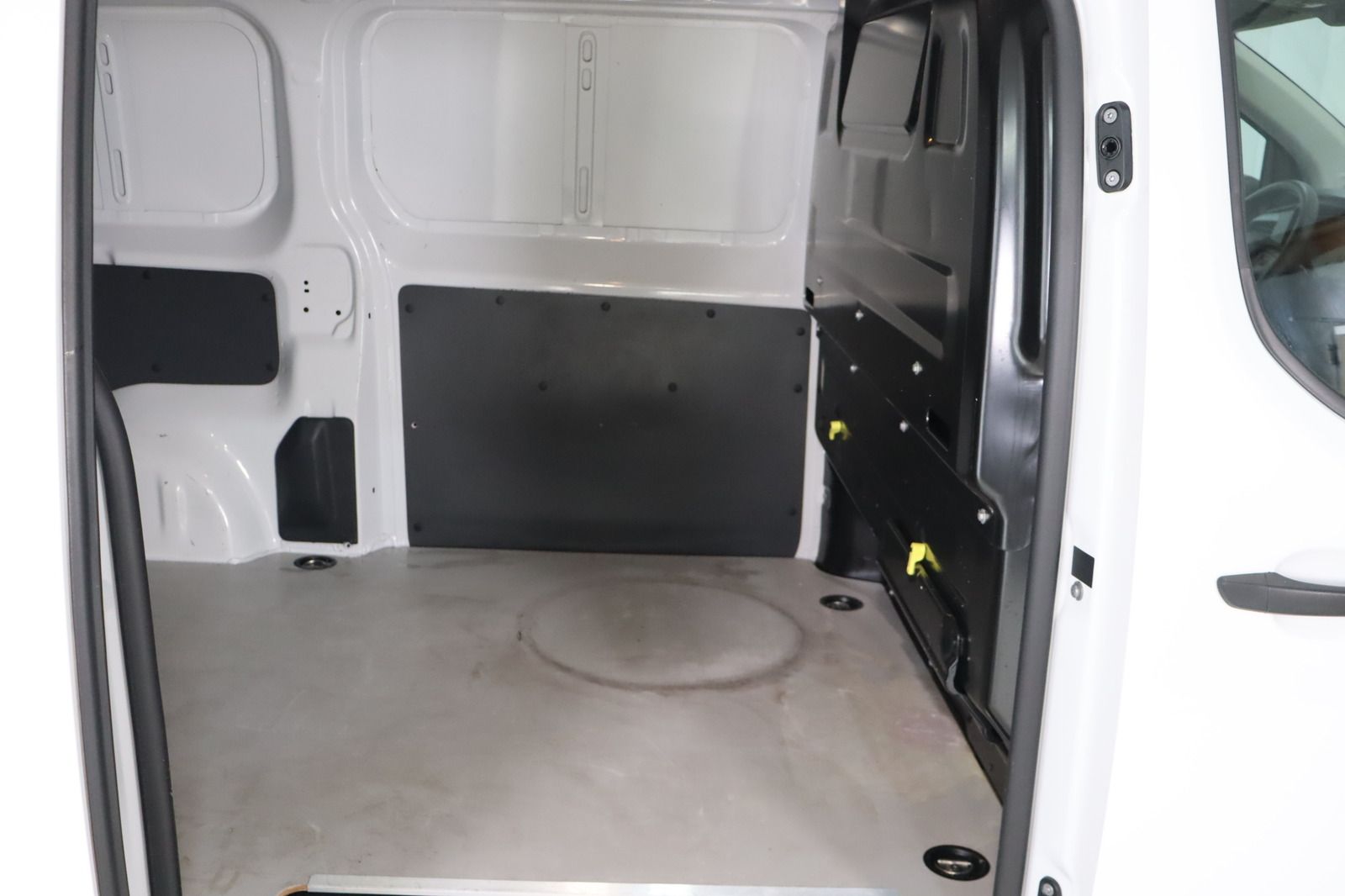 Fahrzeugabbildung Citroën Jumpy Kasten 1.5 HDi L2H1 Klima 1.Hand