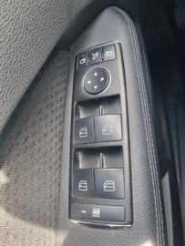 Mercedes E 250 - 12