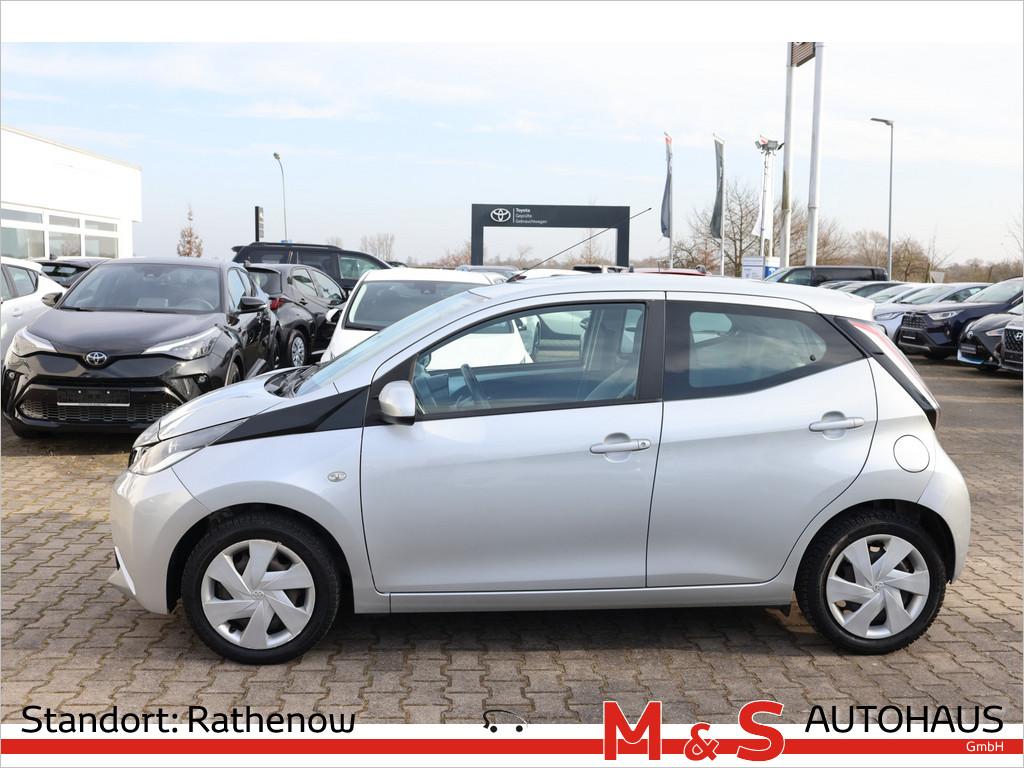 Toyota AYGO 1.0 x-play touch