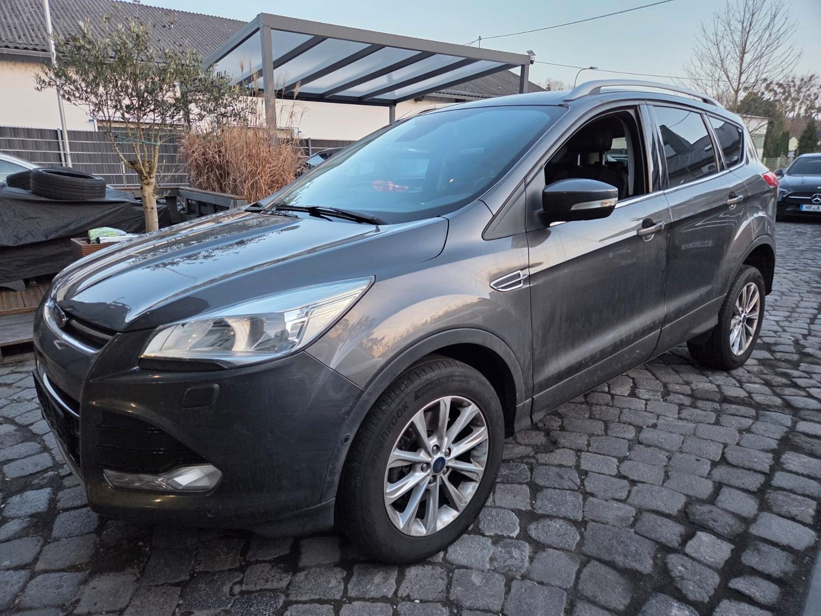Ford Kuga Titanium RFK2-PDC AHK 4x4 Euro 6