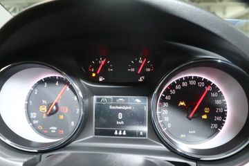 Fotografie des Opel Astra 1.4 Turbo Start/Stop Sports Tourer AT Opel