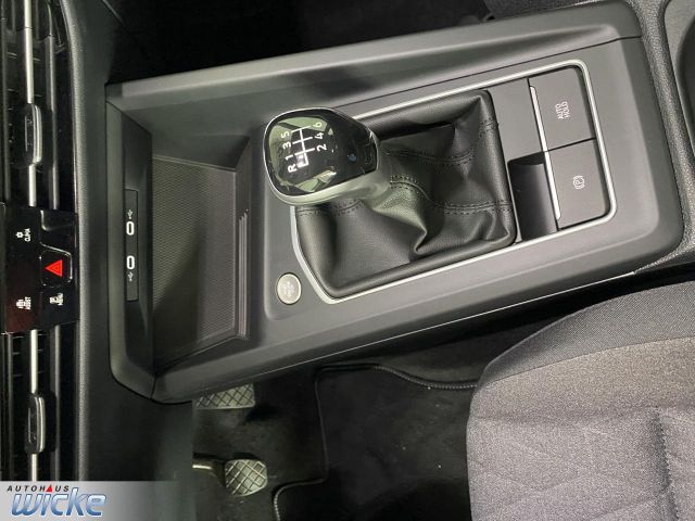 Golf VIII 1.5 TSI Life CONNECT KLIMA PDC LED