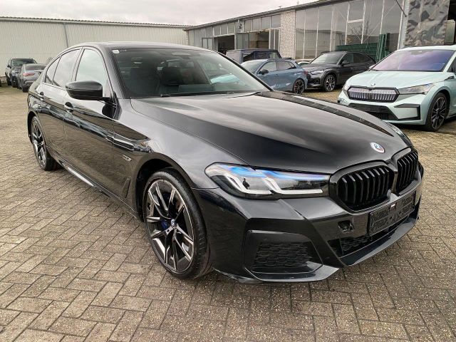 BMW 545e xDrive Aut. M Sport *HEAD-UP - GLASDACH*