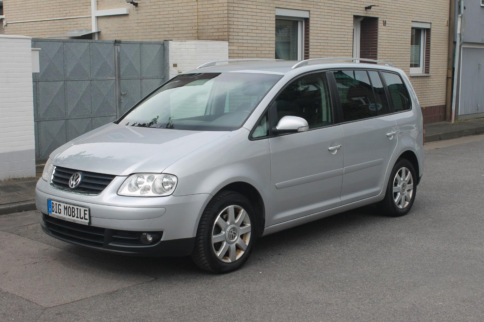 Volkswagen Touran Highline 2-HD,Automatik,Klimatr,Leder,EU4
