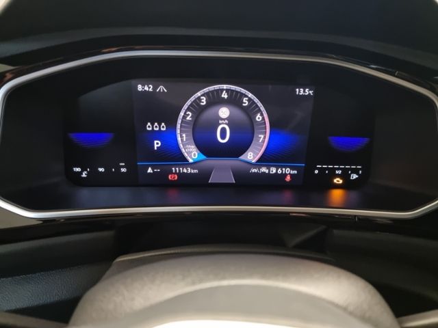 Fahrzeugabbildung Volkswagen T-Roc 1.5TSI R-LINE IQ.DRIVE TRAVEL KAMERA NAVI