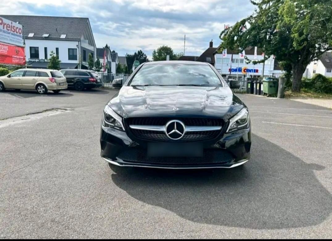 MERCEDES-BENZ CLA 180