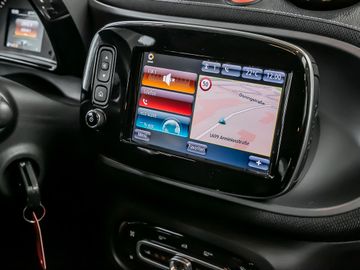 Smart ForFour BRABUS Xclusive Kamera Navi JBL-Sound