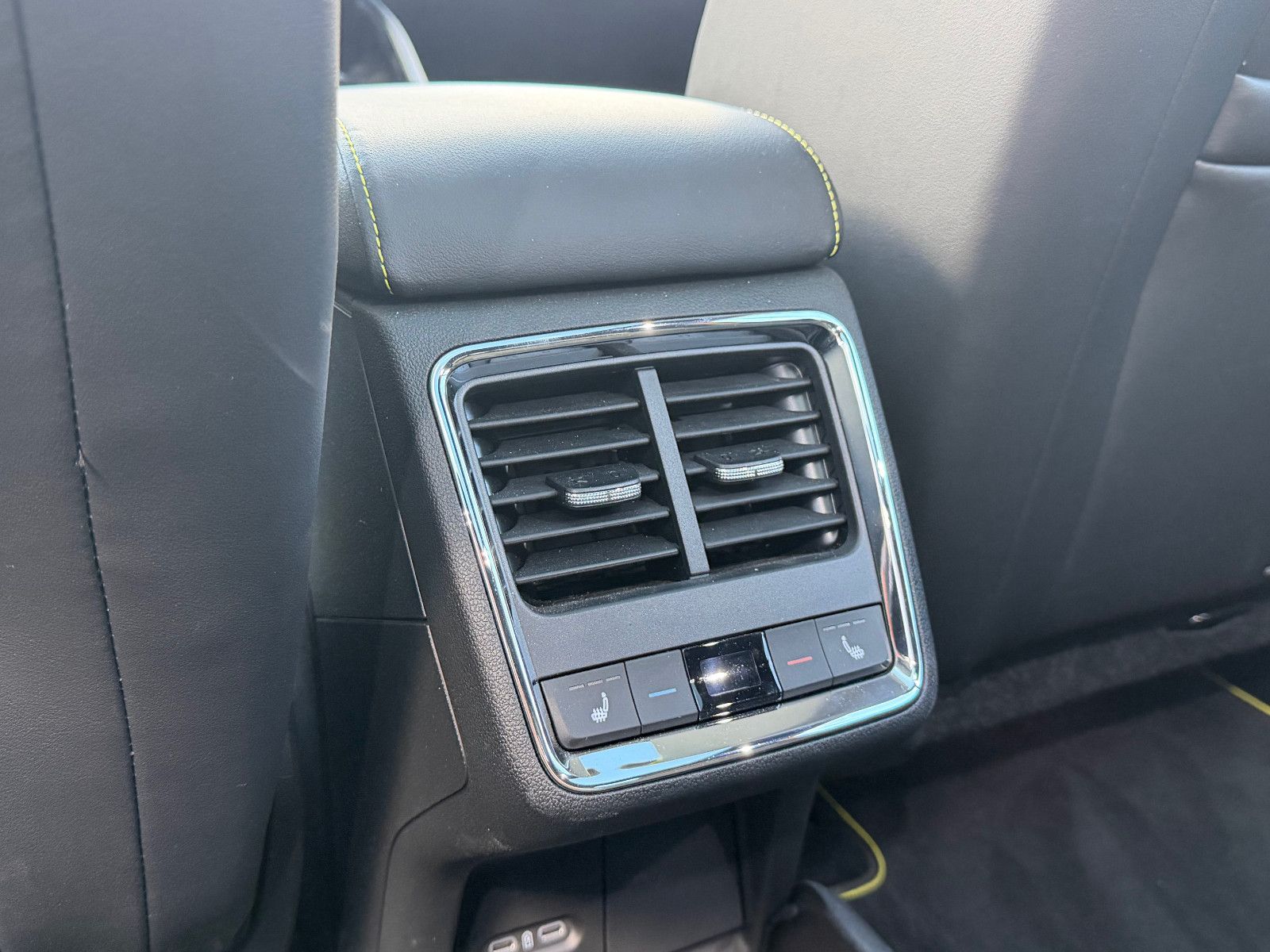 Fahrzeugabbildung SKODA Enyaq RS*ACC*SZHZNG*NAVI*360°*CARPLAY*AMBIENTE*