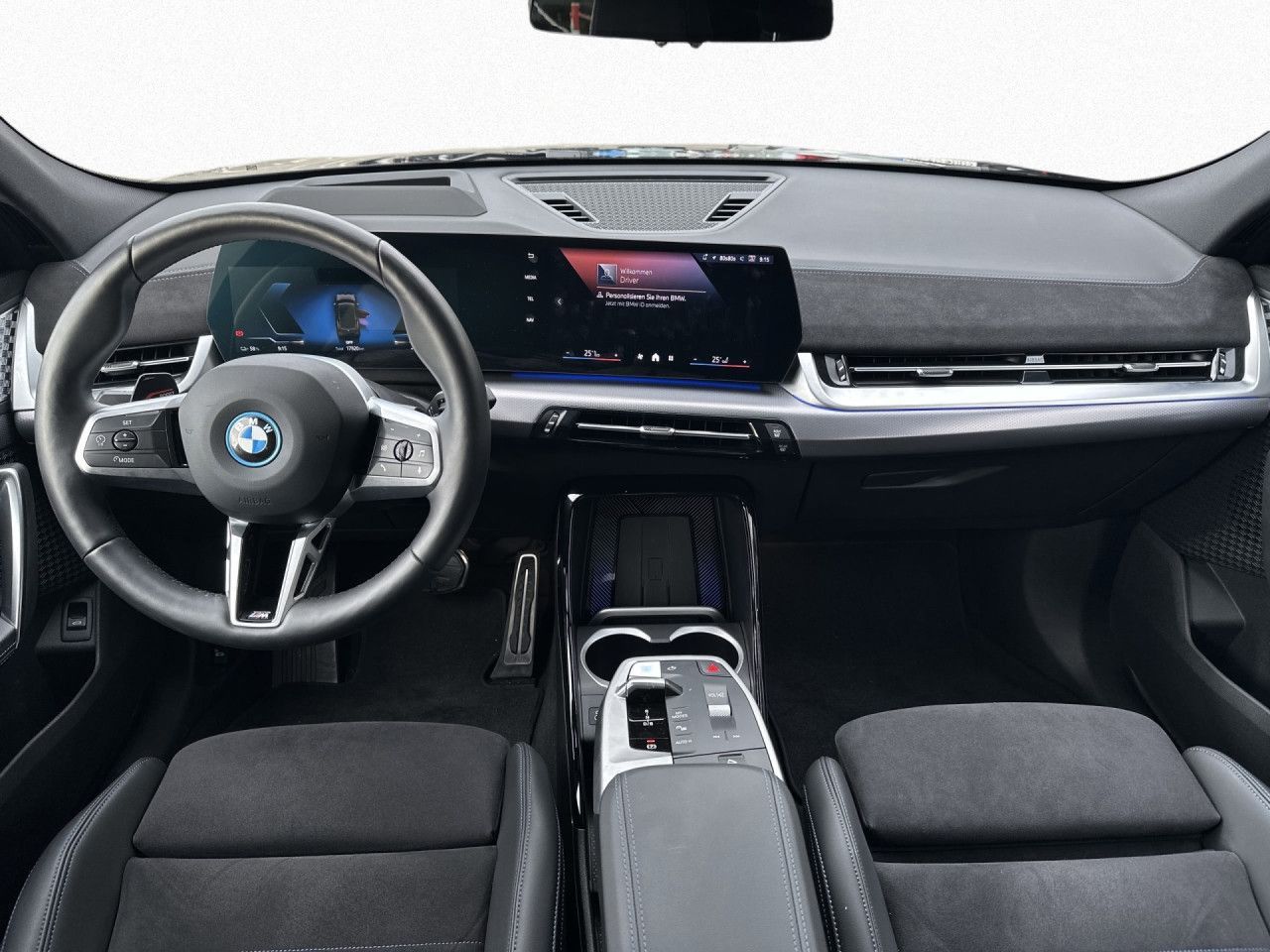 BMW iX2 - Bild 17