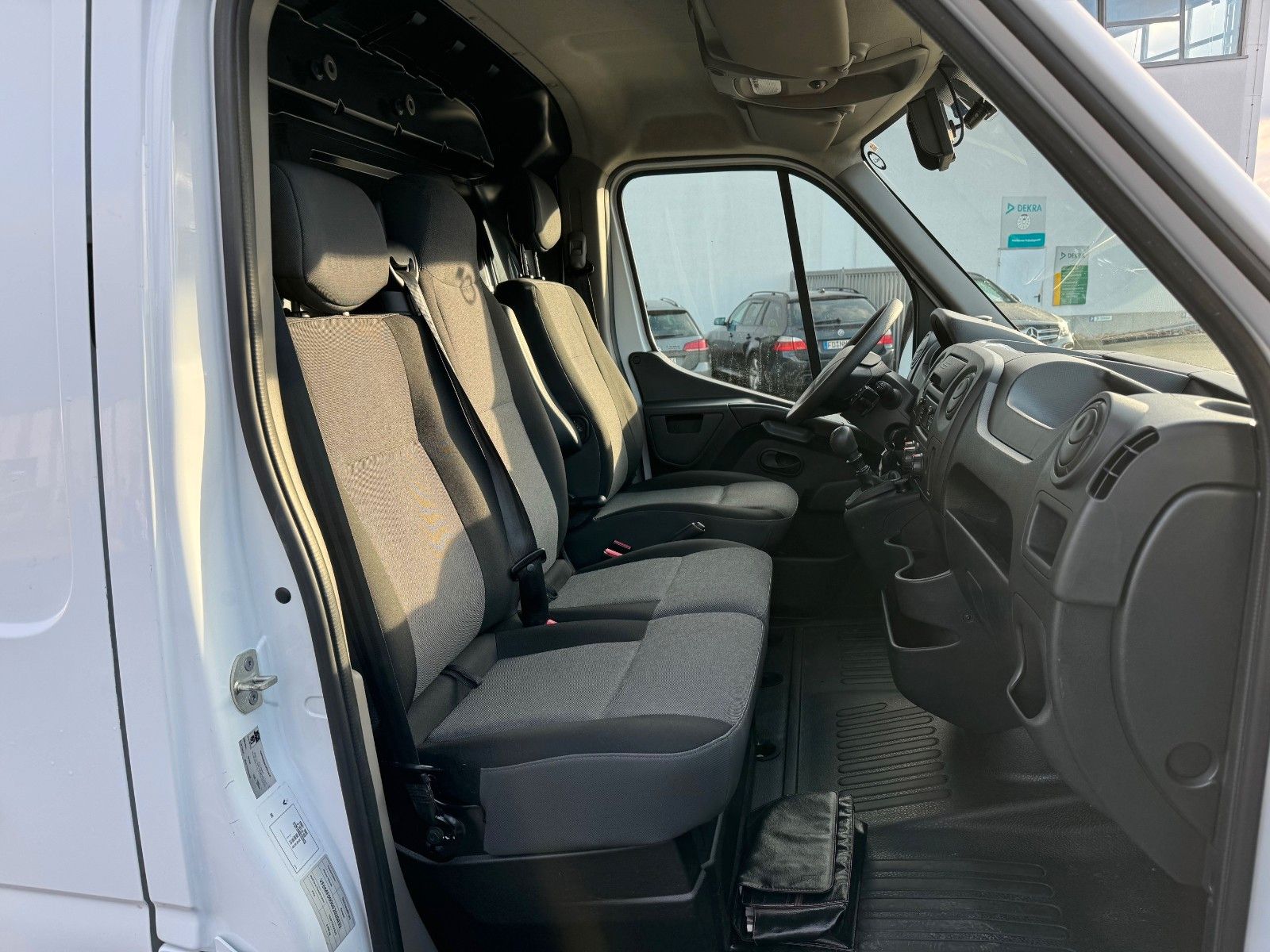 Fahrzeugabbildung Renault Master 2.3 dCi / VERSALIFT ETL-26, 11,3m