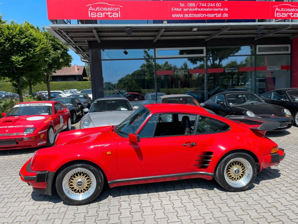 Porsche 930