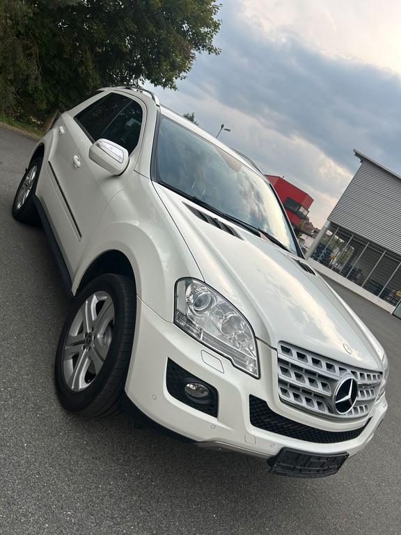 Mercedes-Benz ML 320