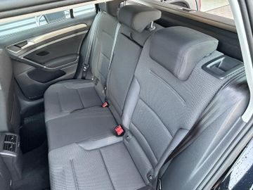 Volkswagen Golf - 8