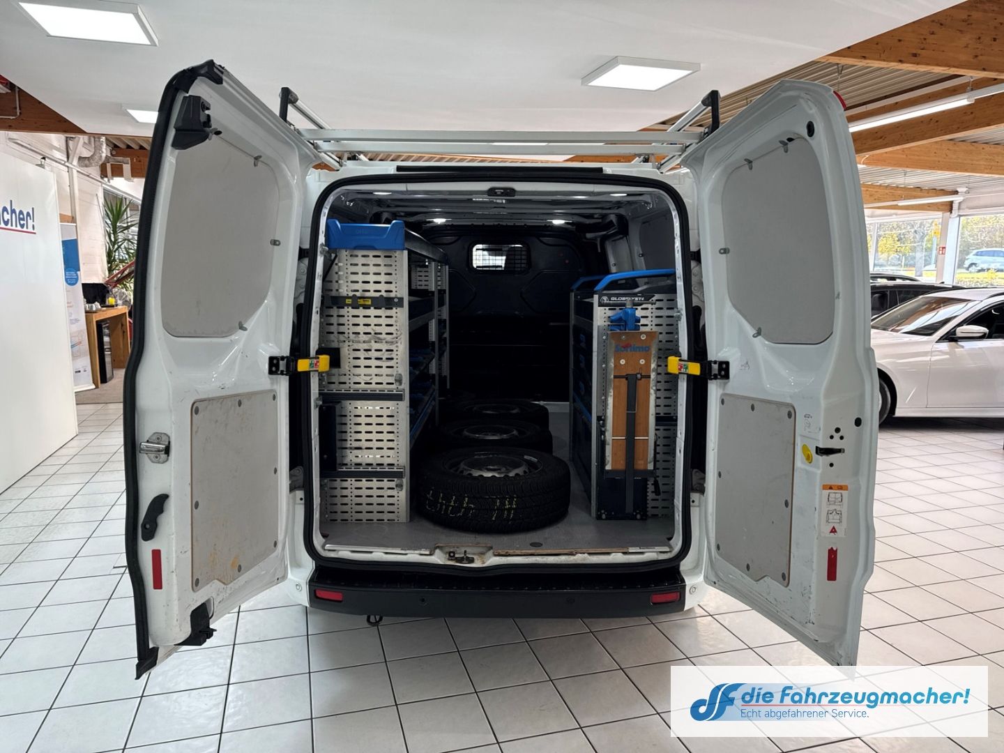 Fahrzeugabbildung Ford Transit Custom Werkstatt 340 L2 Trend Navi Apple