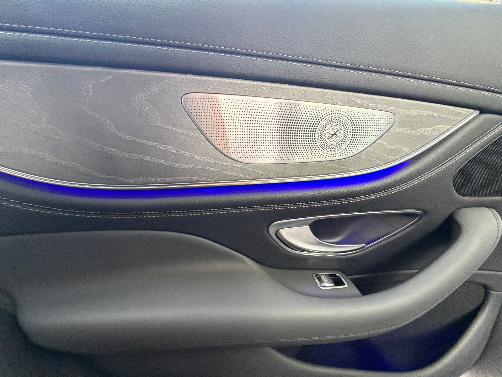 Fahrzeugabbildung Mercedes-Benz AMG GT 4 /43 4Matic+/AERO/V-8STYLING/360KAM/