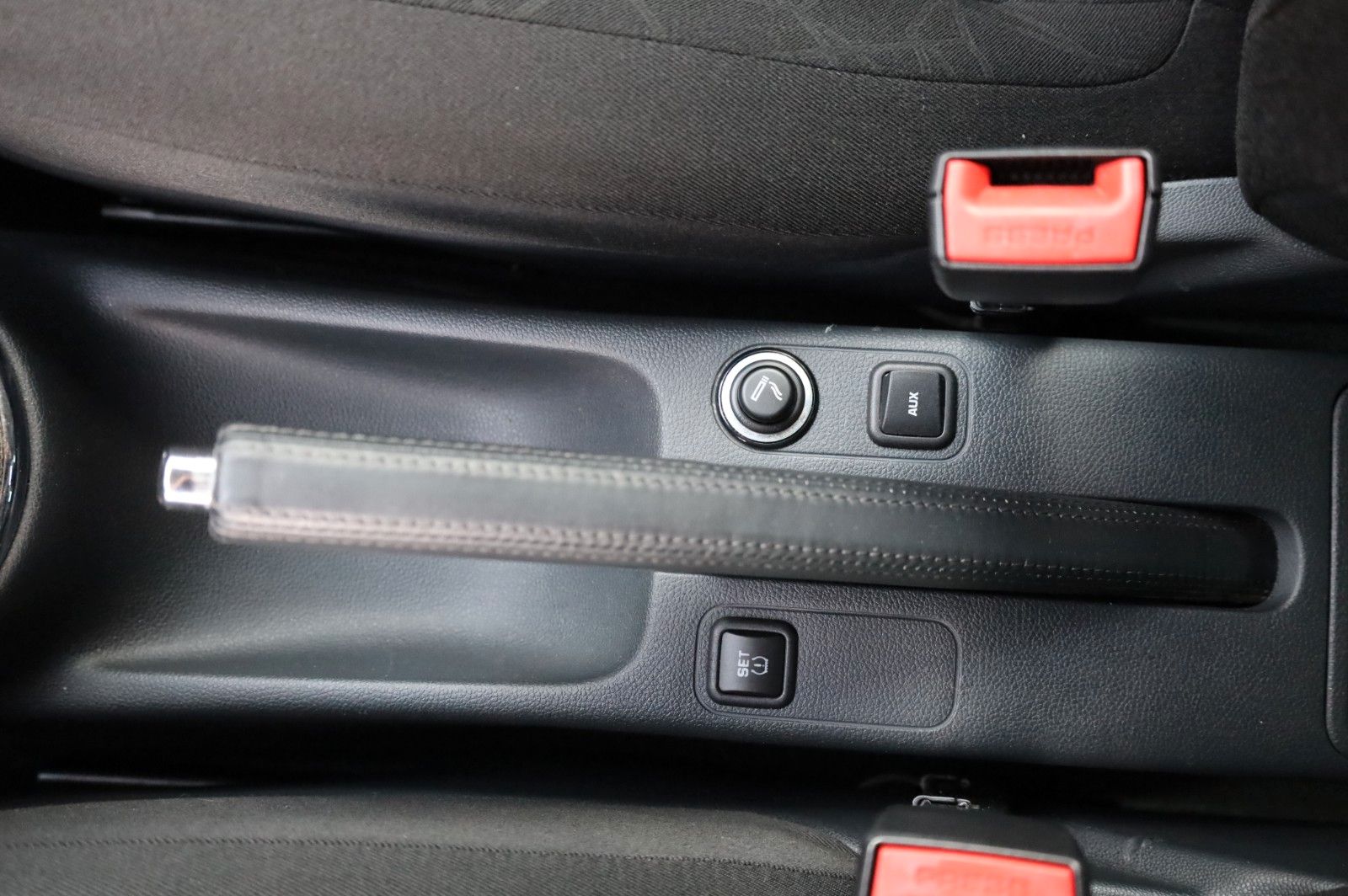 Fahrzeugabbildung SKODA Fabia Combi Family 1,2 TSI *SHZ *PDC *Climatro.
