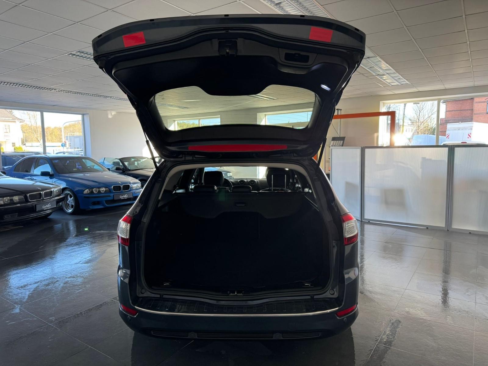 Ford Mondeo 2014 — photo 21