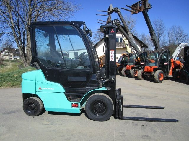 Mitsubishi 2,5 Ton.- Triplex 4,7m - Zinkenversteller + Seit