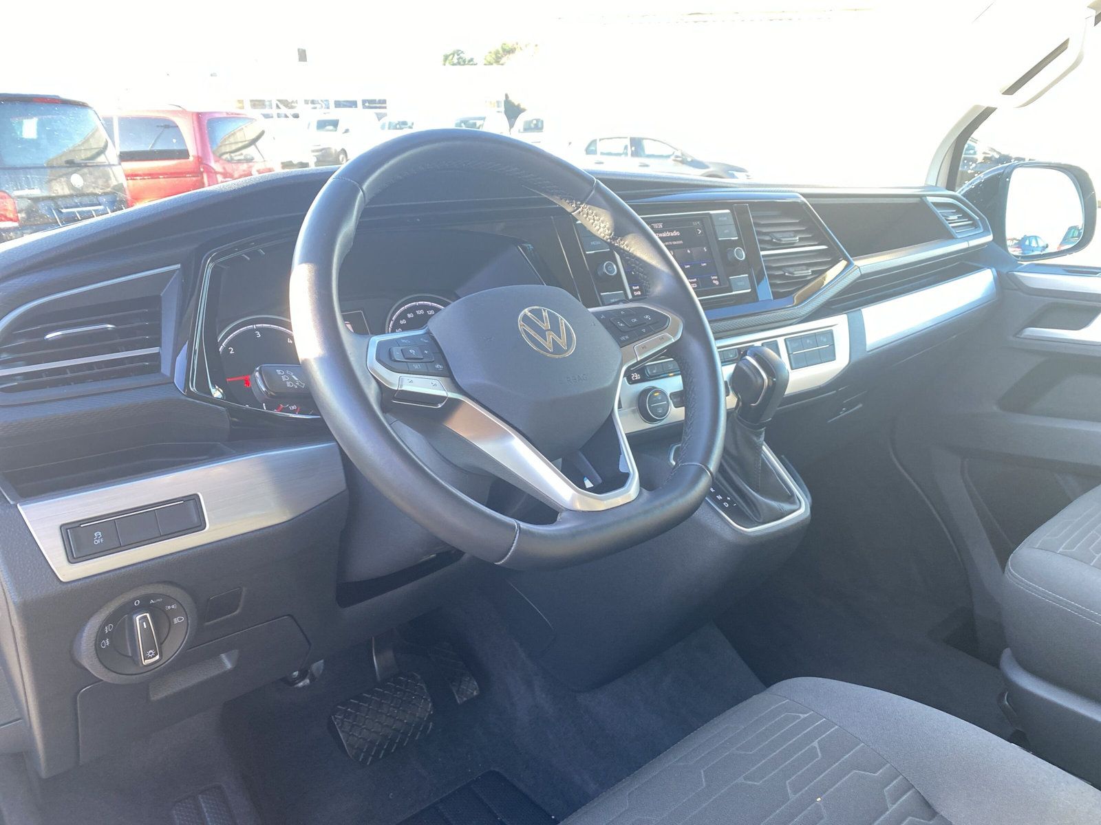 Fahrzeugabbildung Volkswagen T6 Multivan 2.0 TDI DSG 4M Edition BEHINDERTENGE