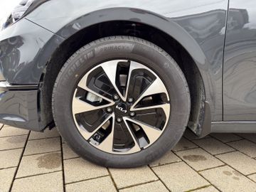 Kia Ceed 1.5T DCT7 Kamera PDC SHZ Klima CarPlay