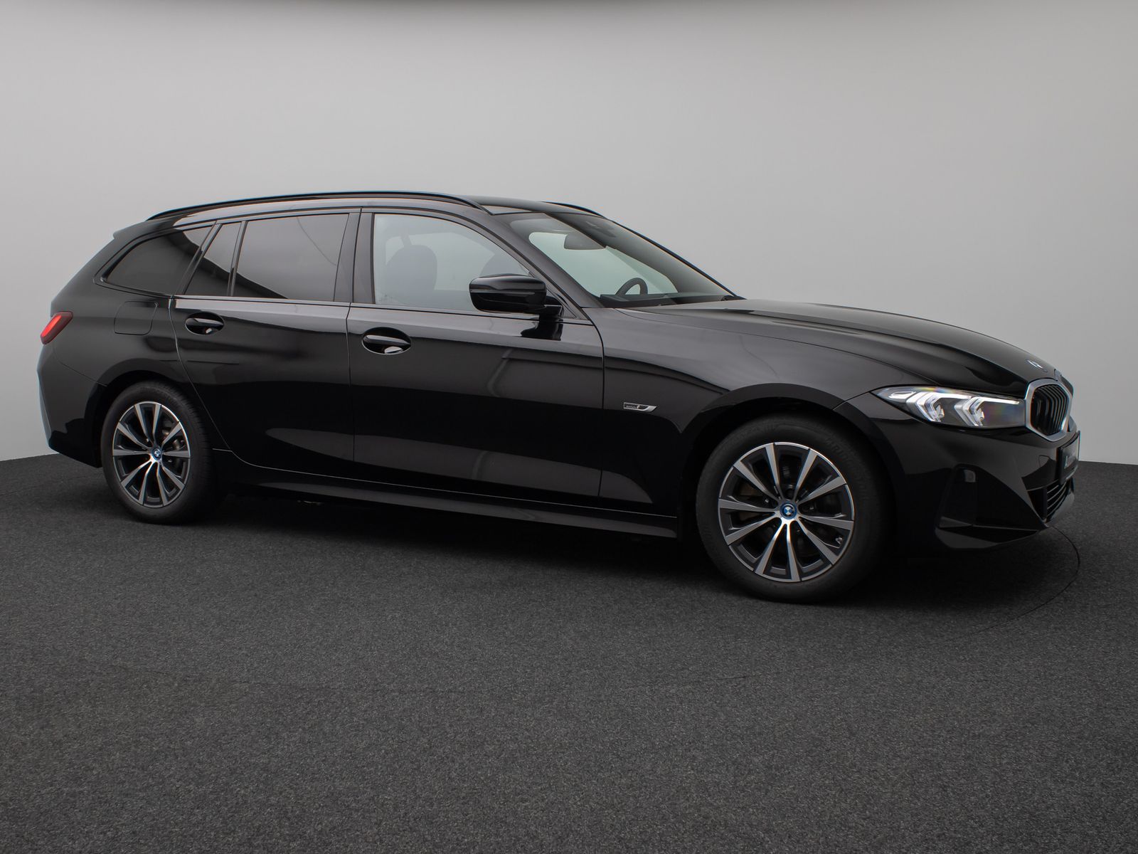 Fahrzeugabbildung BMW 320e DAB Widscreen Lordos Geschwindigkeitsreg
