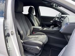 Fahrzeugabbildung DS Automobiles DS 7 1.6 E-Tense 225 EAT8 Performance Line +