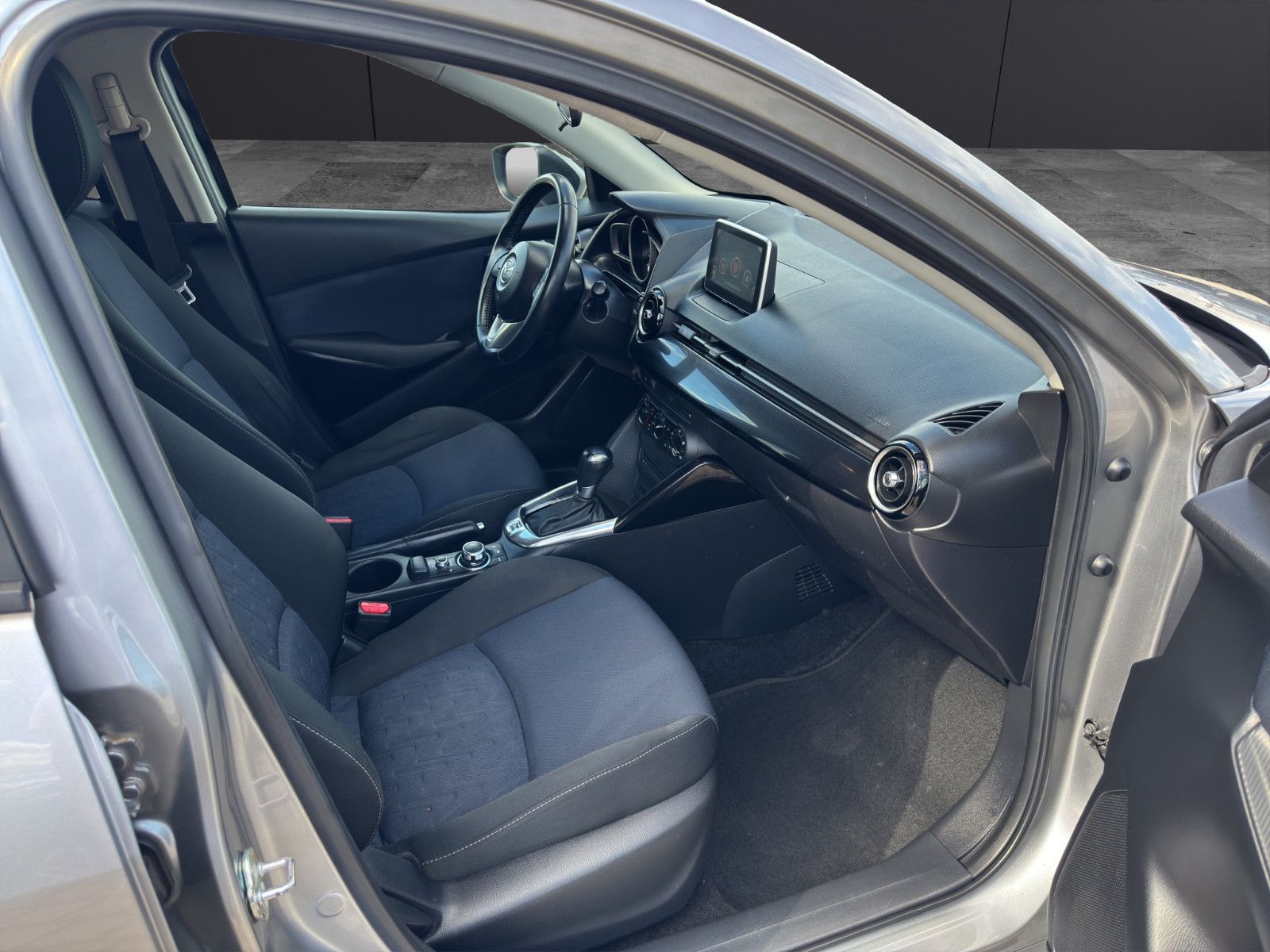 Fahrzeugabbildung Mazda 2 Lim. Exclusive-Line PDC*Shzg*USB*Tempo