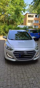 Hyundai i30 blue 1.6 CRDi DCT PASSION PLUS PASSION PLUS - Hyundai i30 Passion mit Diesel-Antrieb