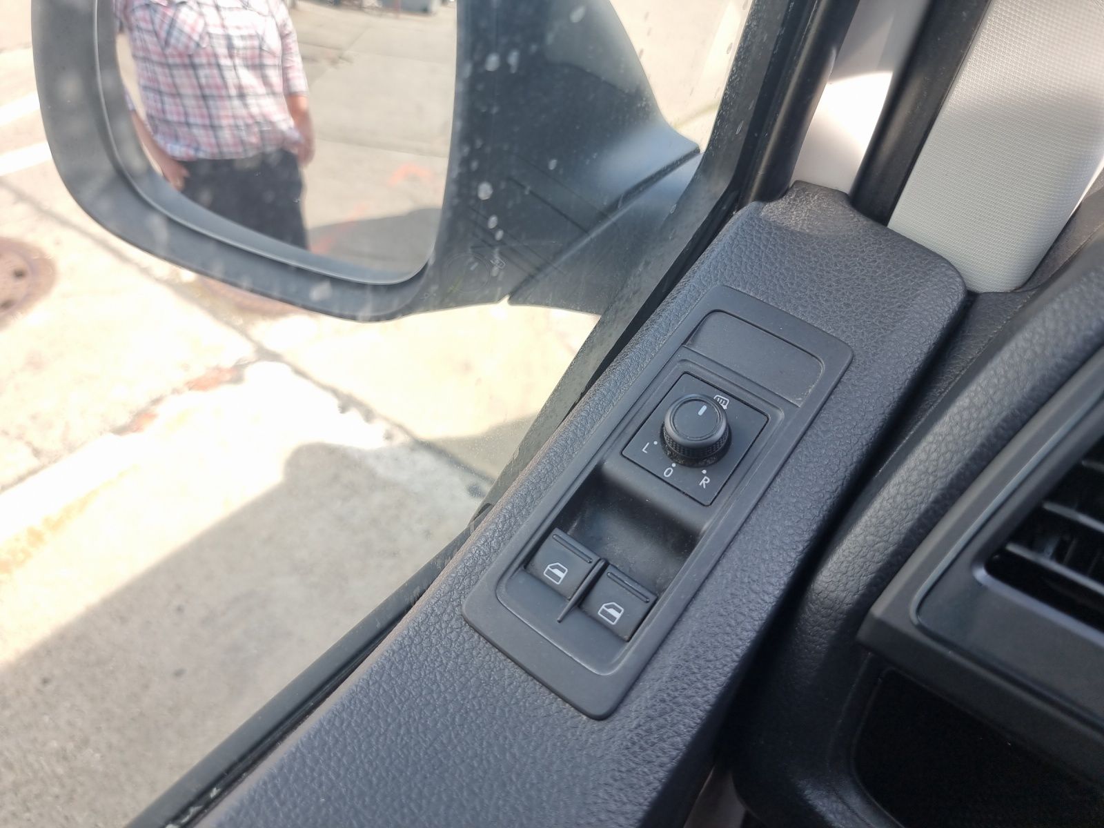 Fahrzeugabbildung Volkswagen T6 Transporter TDI Kasten AHK Klima Bluetooth
