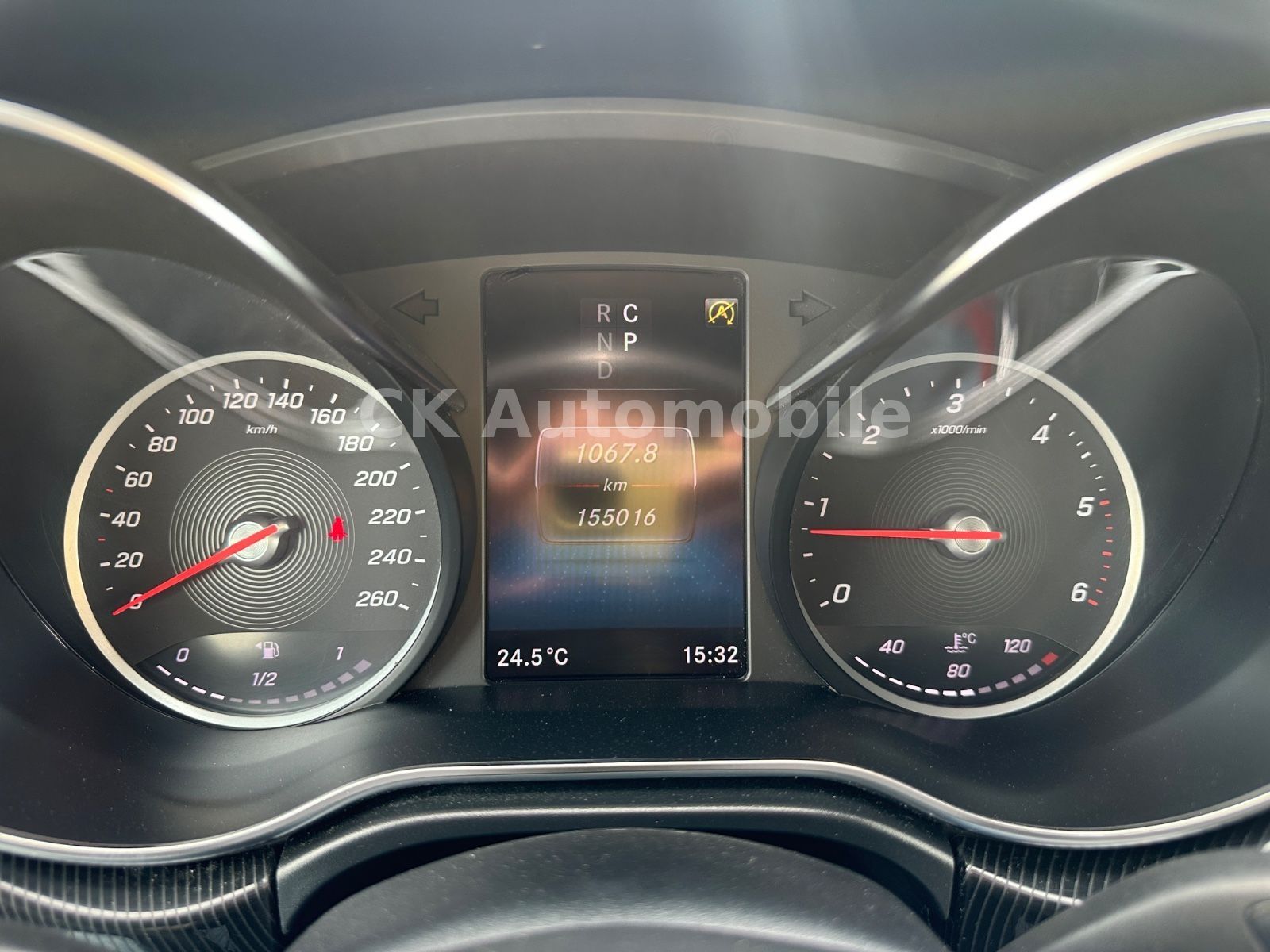 Fahrzeugabbildung Mercedes-Benz V300d EDITION 4Matic AMG-Line/7 Sitze/Pano/LED