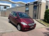Mercedes-Benz A 200 ELEGANCE | TÜV NEU | KlMA | SITZHEIZUNG  - Mercedes-Benz A 200 in Leipzig