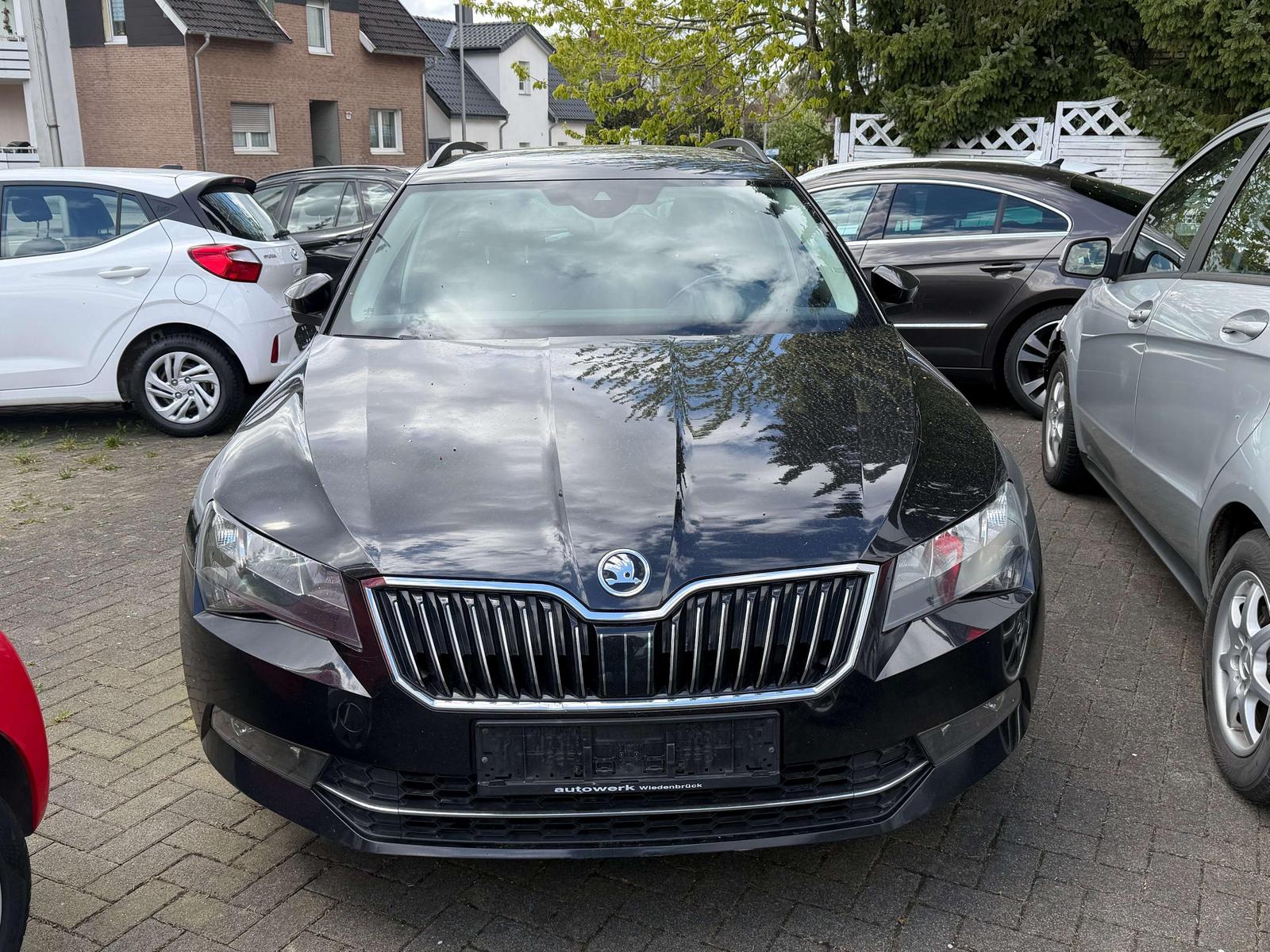 Skoda Superb 1.6 TDI Ambition  DSG NAVI PDC Sitzhzg
