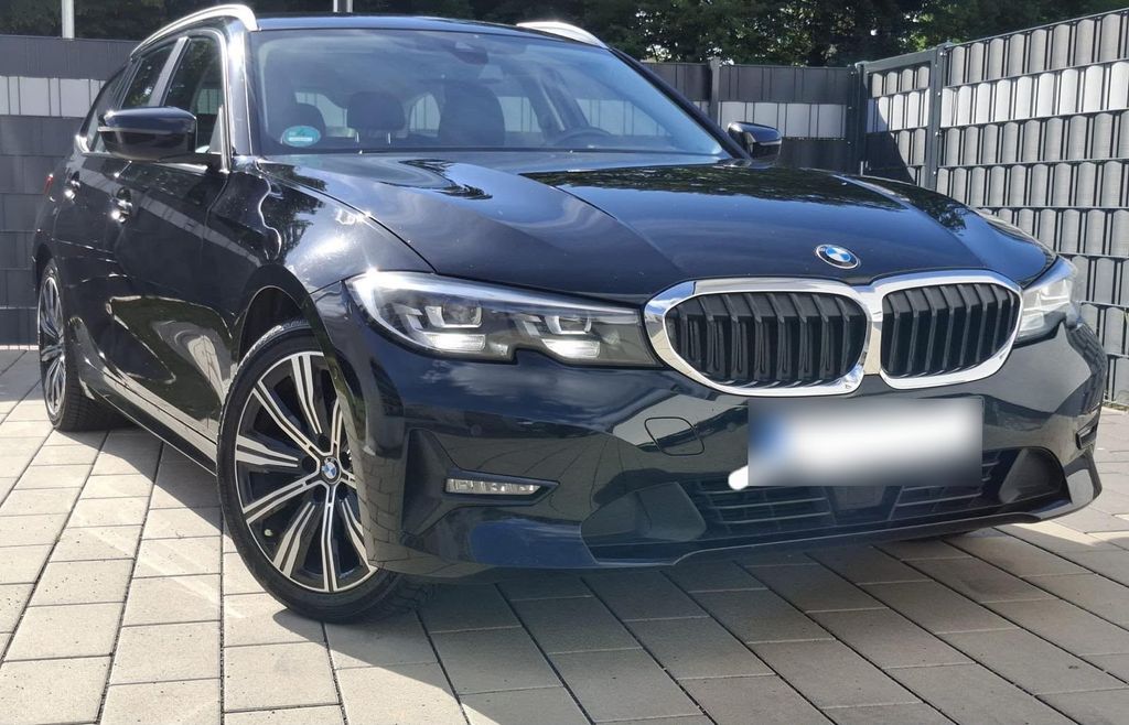 Image of BMW 320