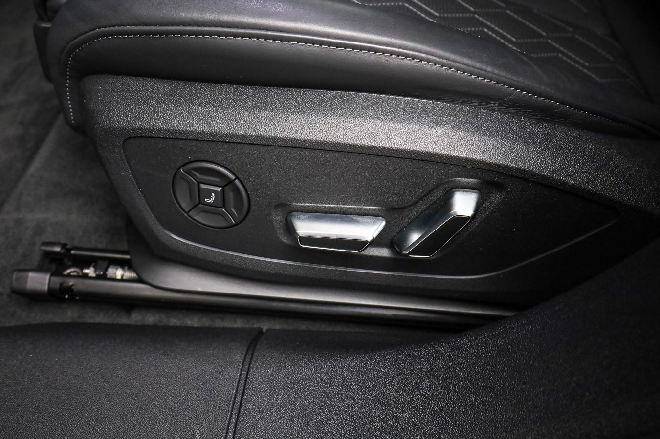 Audi S6 e-tron - Bild 20