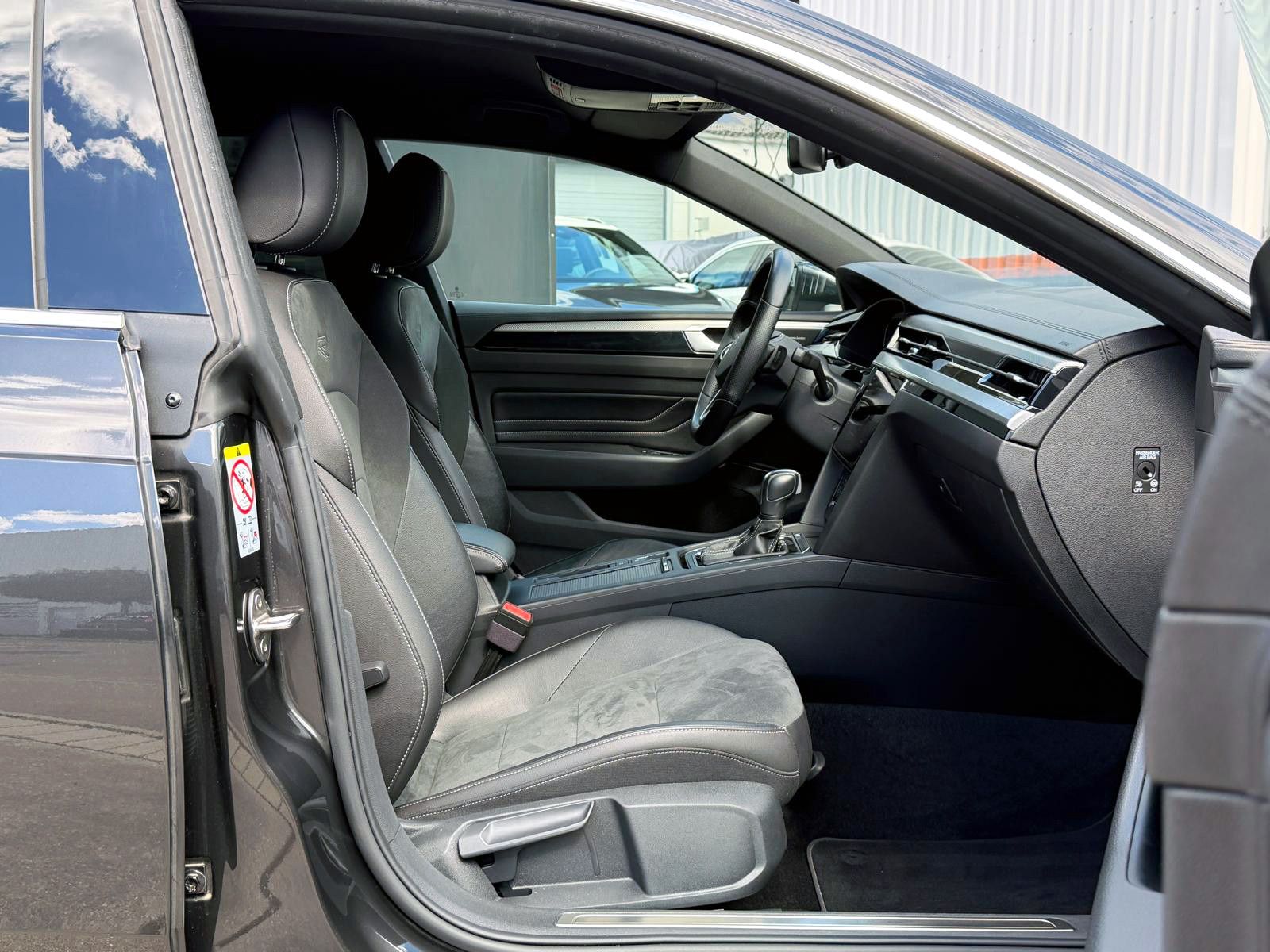Fahrzeugabbildung Volkswagen Arteon SB 2.0TDI DSG R-Line 4M ACC KAM H&K AHK