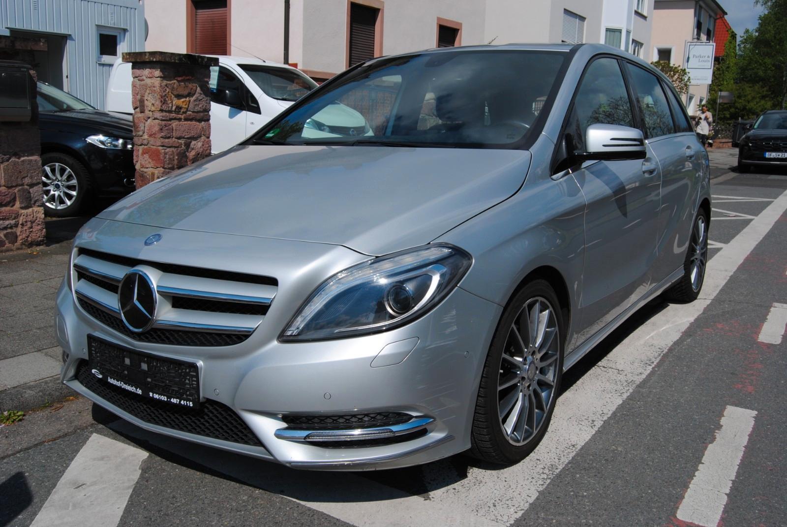 Mercedes-Benz B 200 CDI *Sportpaket*AMG-18"-ALU*NAVI*XENON*AHK
