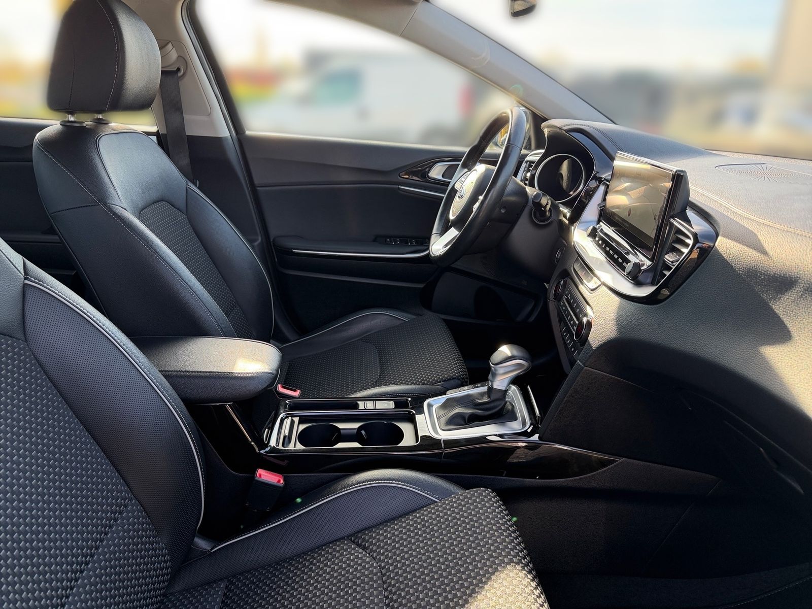 Fahrzeugabbildung Kia XCEED 1.4 T DCT SPIRIT NAV XCL