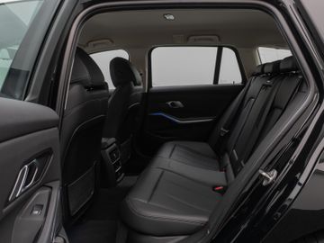 Fahrzeugabbildung BMW 320d xDr Tour Luxury Line AHK HiFI Laserlicht
