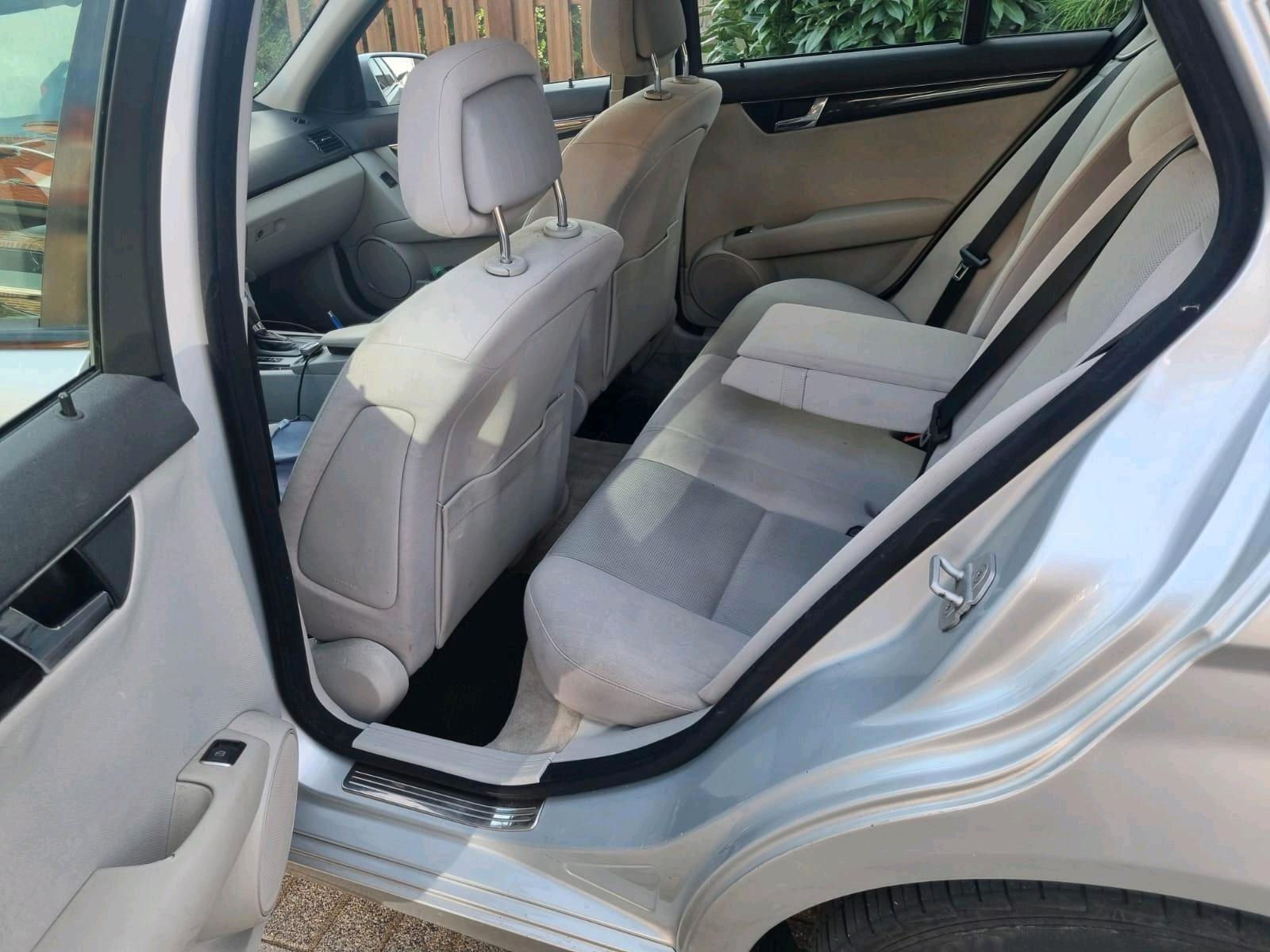Mercedes-Benz 220 2010 — photo 5