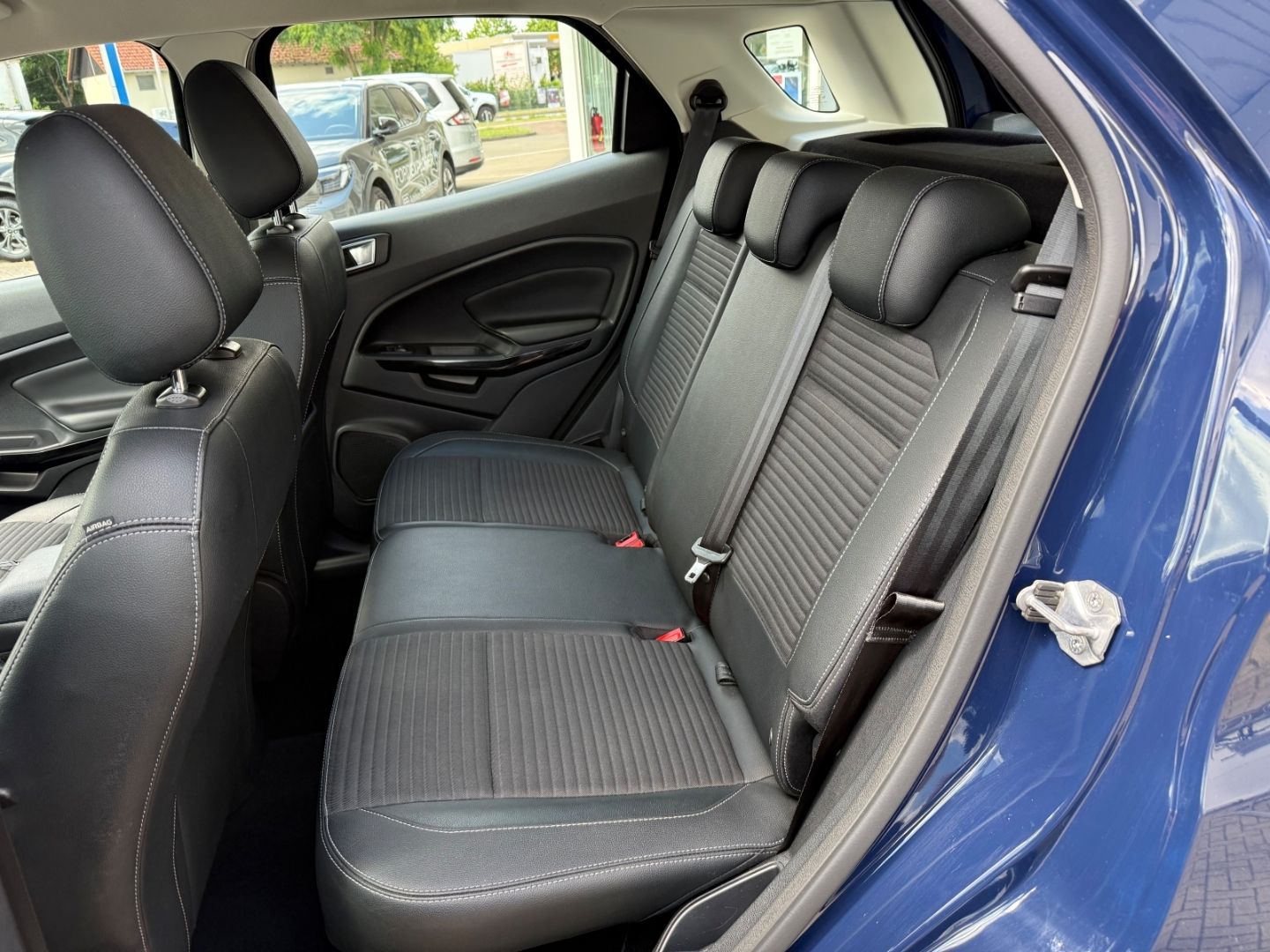 Fahrzeugabbildung Ford EcoSport Titanium 1.0 EcoBoost Navi WiPa CarPlay