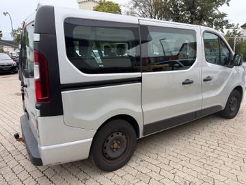 Opel Vivaro - 10