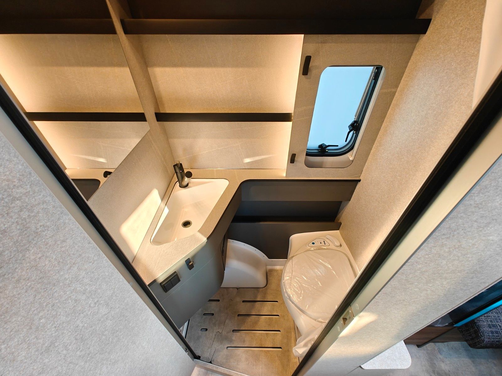 Fahrzeugabbildung HYMER / ERIBA / HYMERCAR Novaline 495 - MESSE-NEUHEIT 2026! -